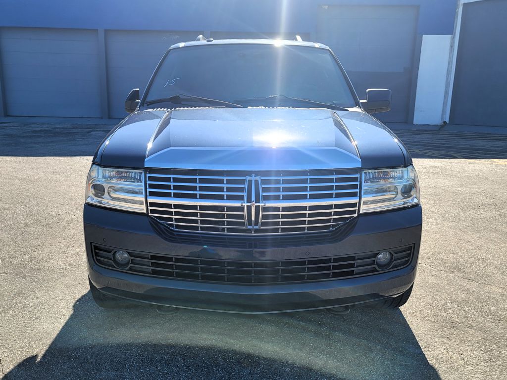 Photo 3 of this LINCOLN NAVIGATOR