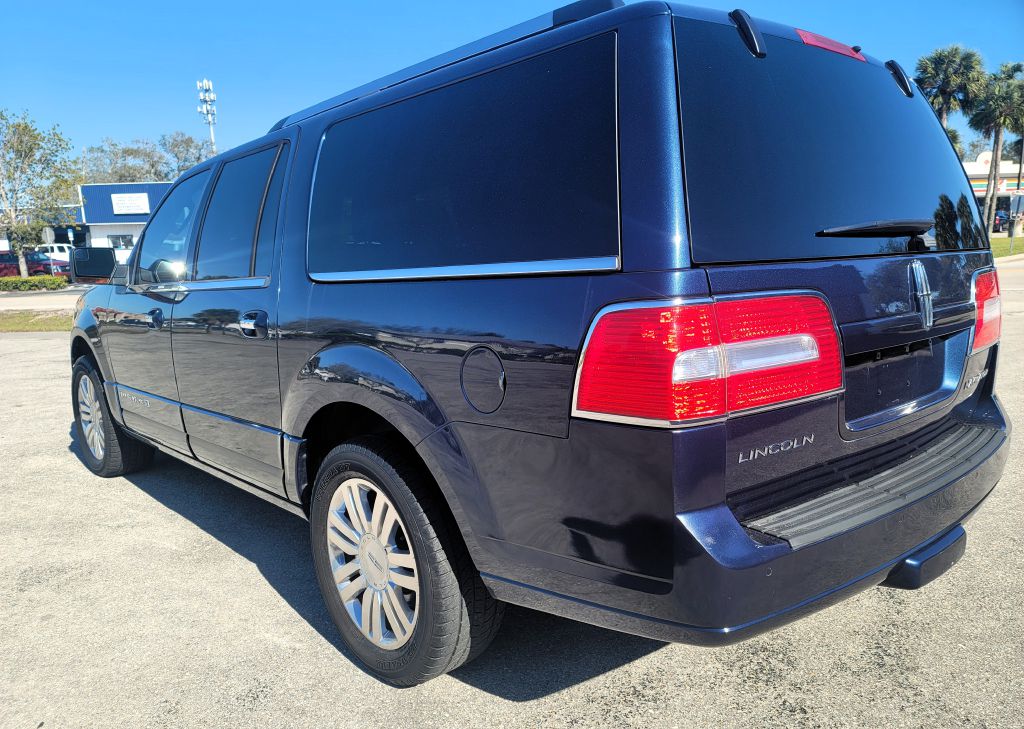 Photo 10 of this LINCOLN NAVIGATOR