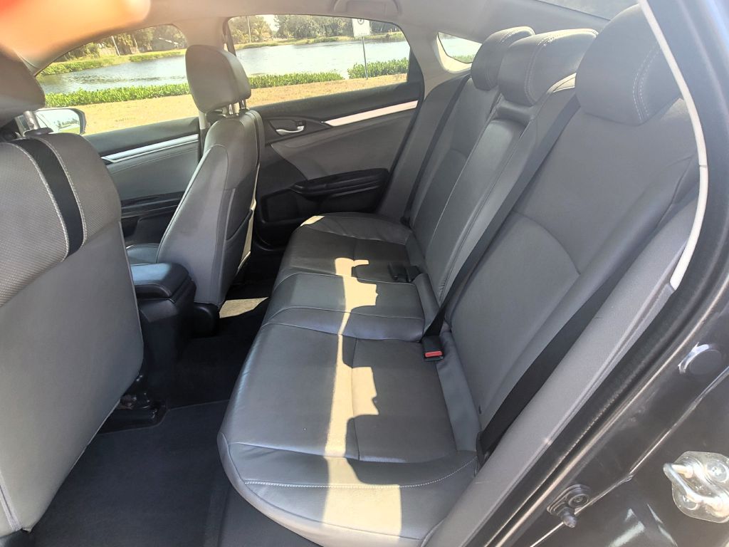 Photo 8 of this HONDA CIVIC