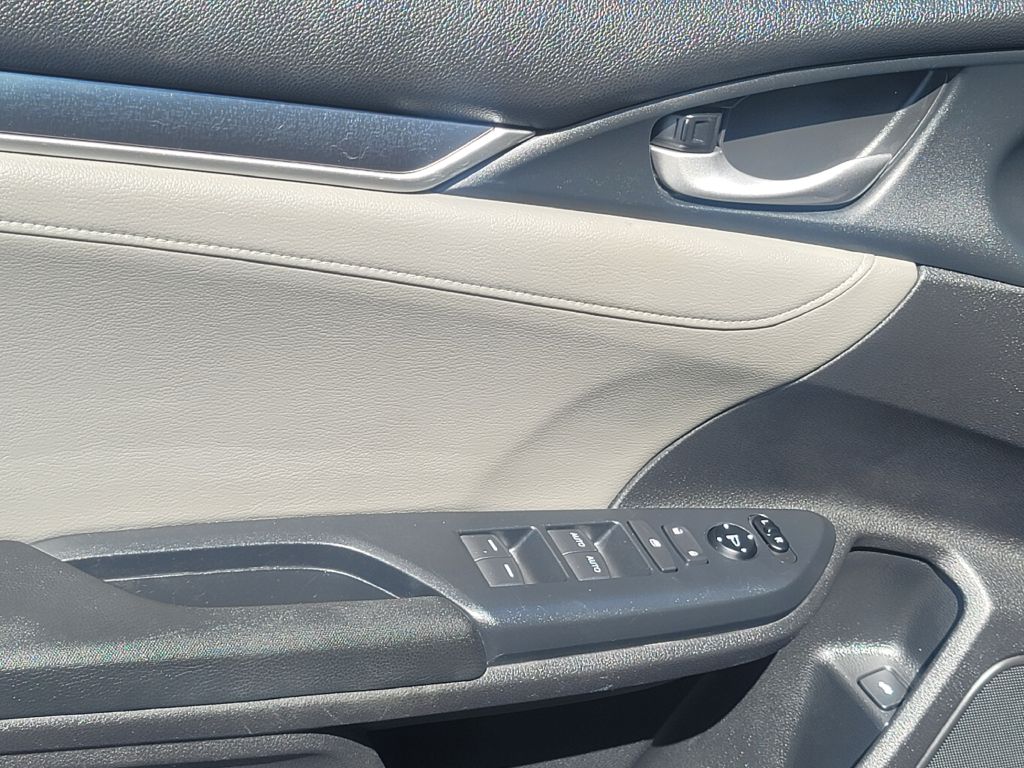 Photo 10 of this HONDA CIVIC