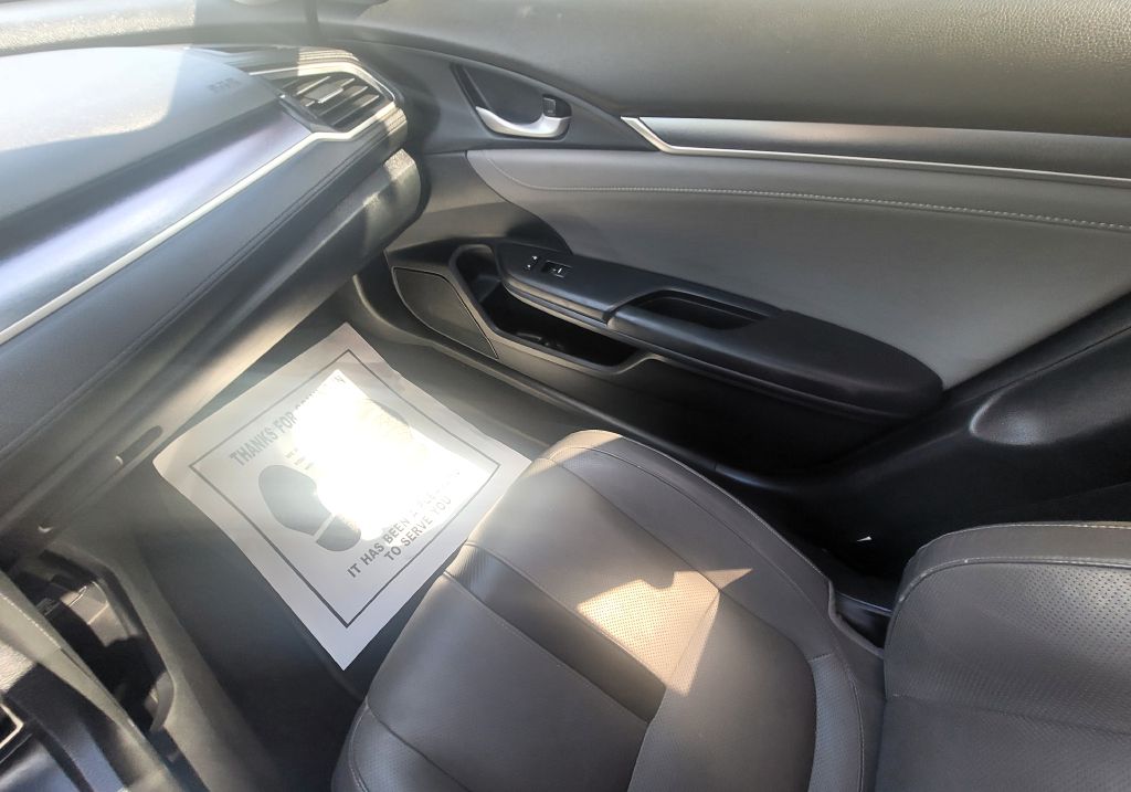 Photo 13 of this HONDA CIVIC