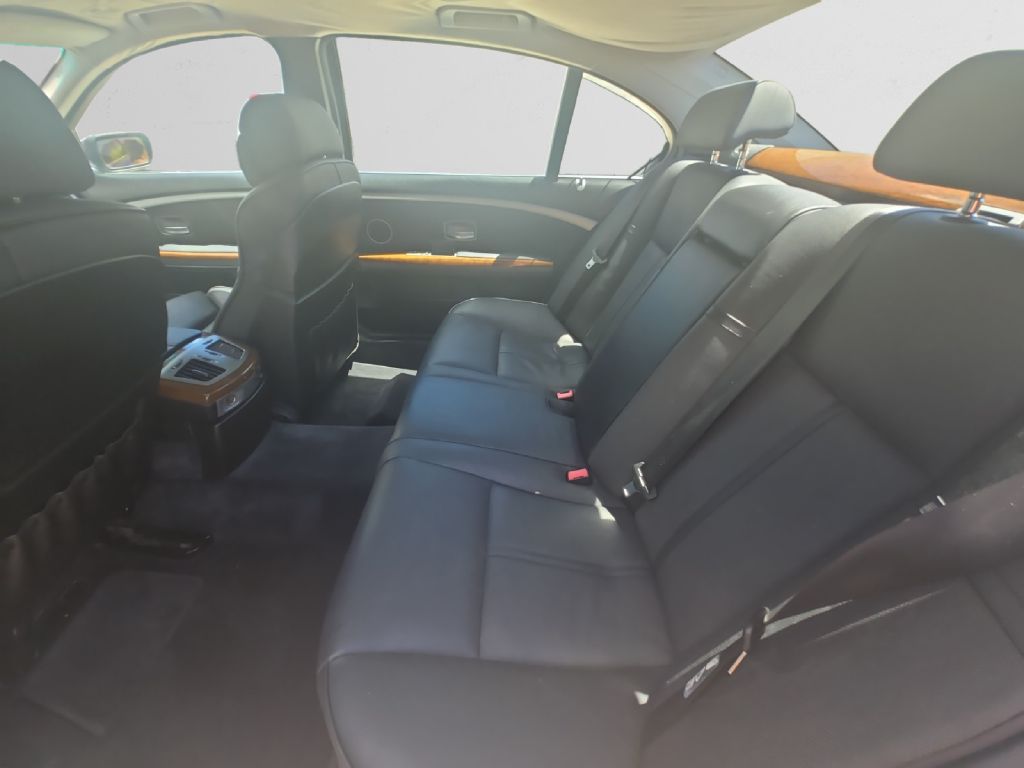 Photo 10 of this BMW 745