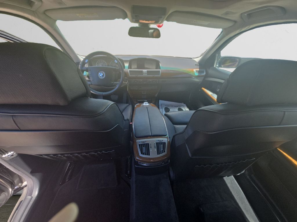 Photo 11 of this BMW 745