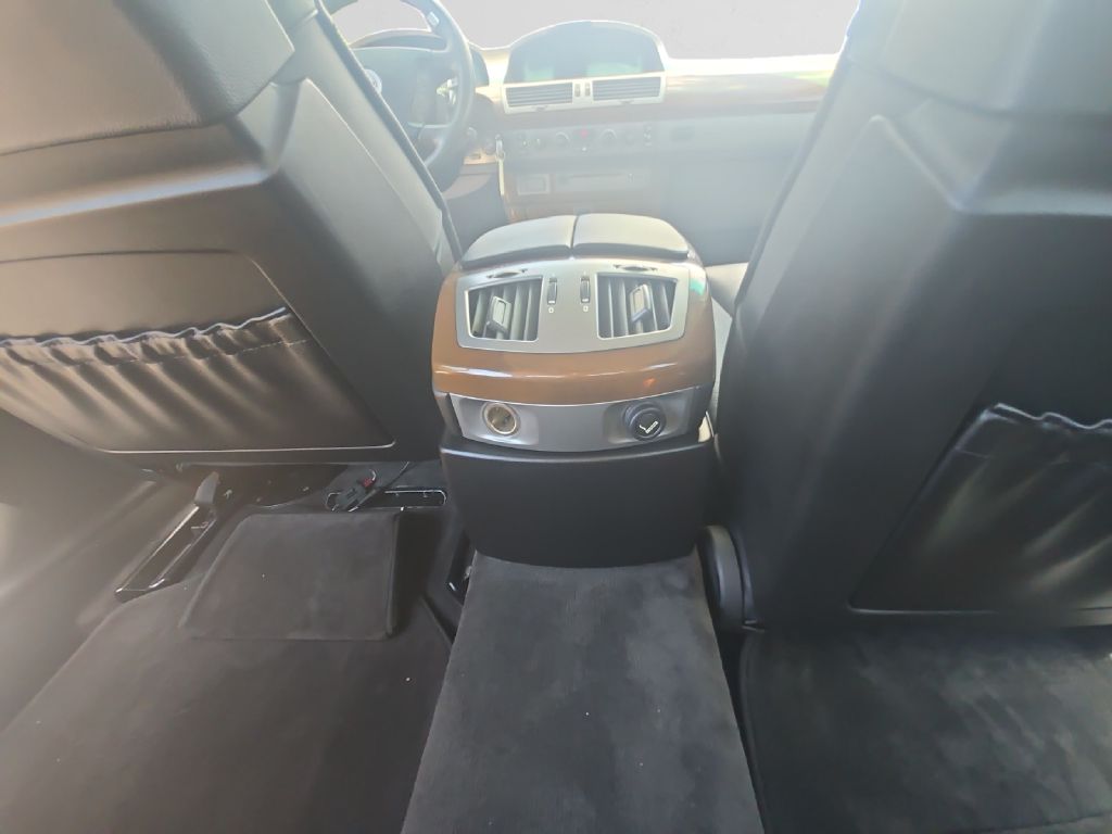 Photo 12 of this BMW 745