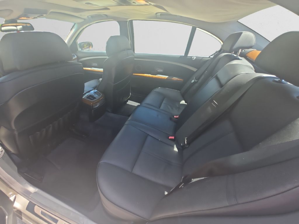 Photo 13 of this BMW 745