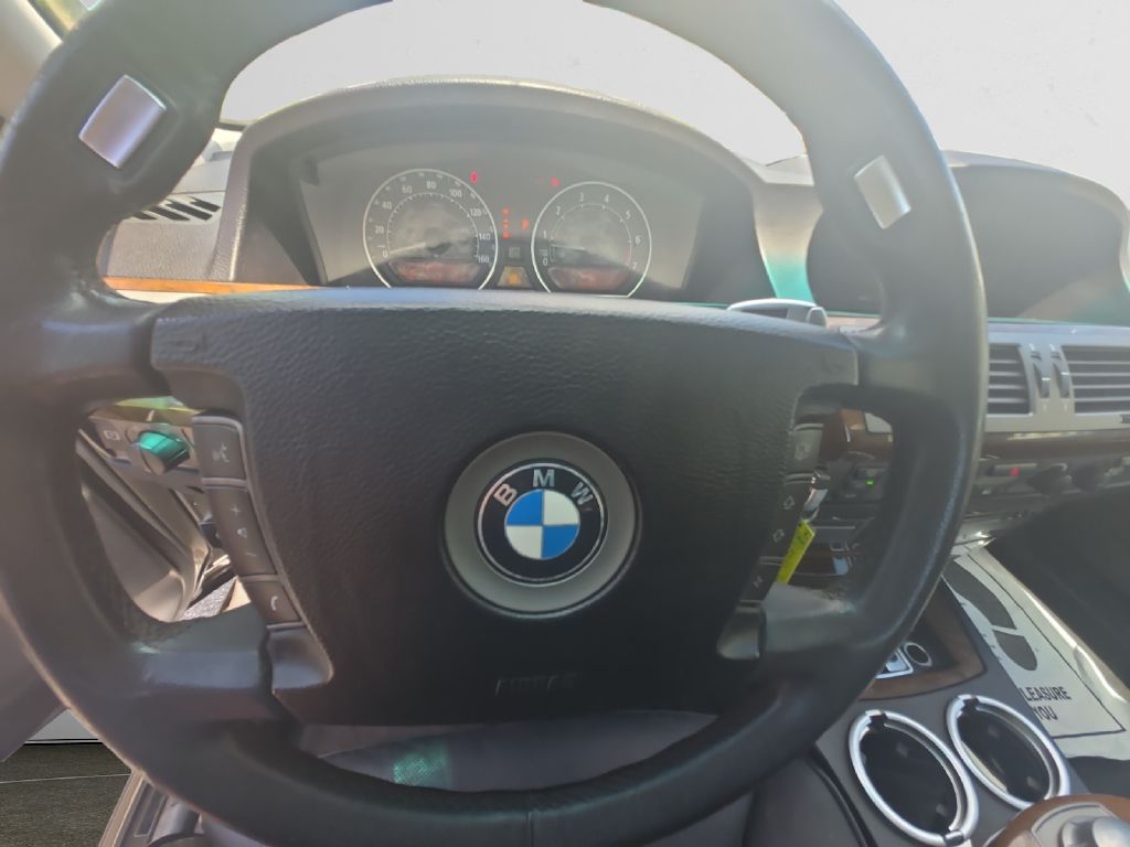 Photo 15 of this BMW 745
