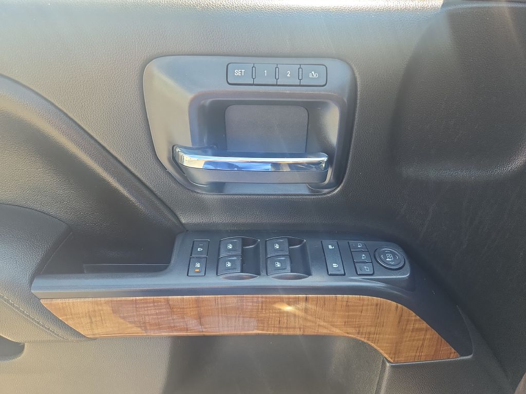 Photo 14 of this GMC SIERRA