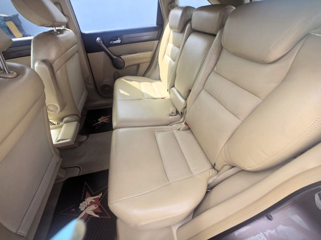 Photo 10 of this HONDA CR-V