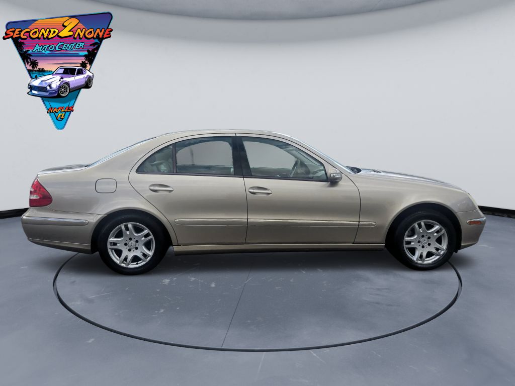 Photo 4 of this MERCEDES-BENZ E-CLASS