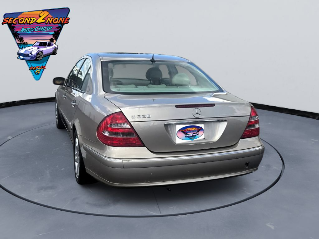 Photo 6 of this MERCEDES-BENZ E-CLASS