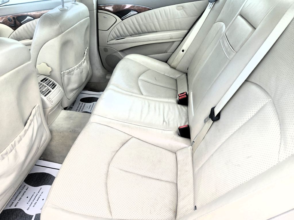 Photo 8 of this MERCEDES-BENZ E-CLASS