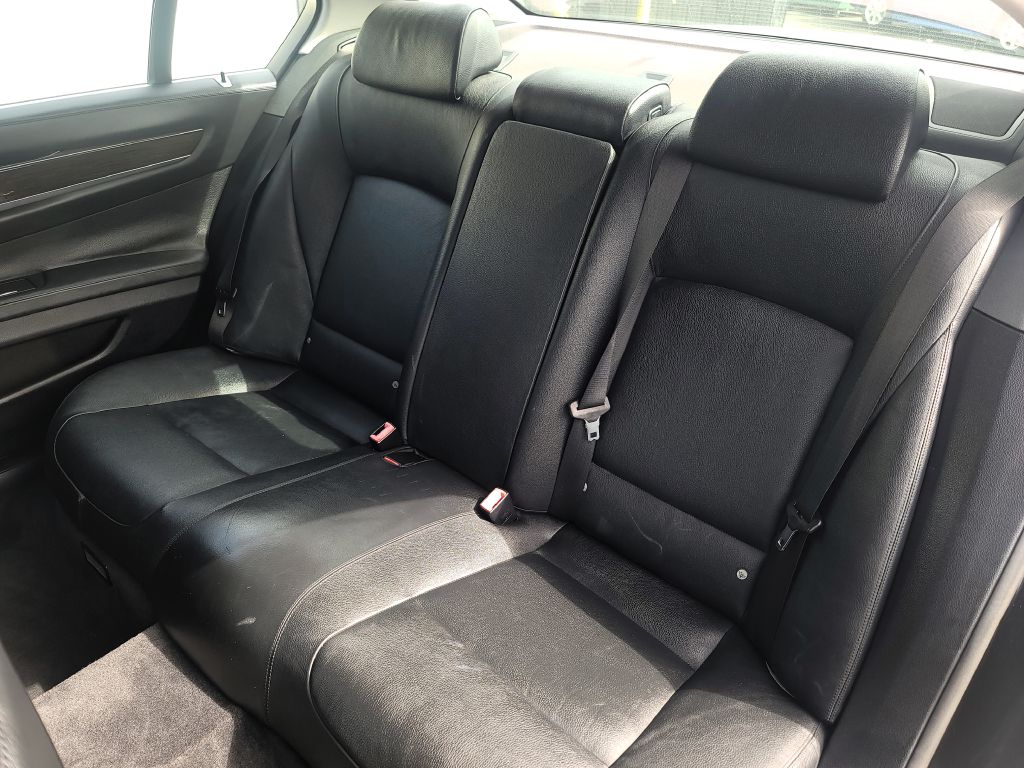 Photo 10 of this BMW 740
