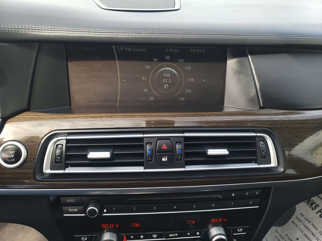 Photo 17 of this BMW 740
