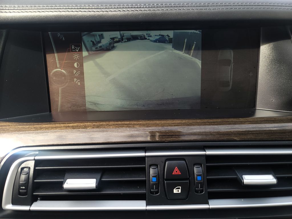 Photo 18 of this BMW 740