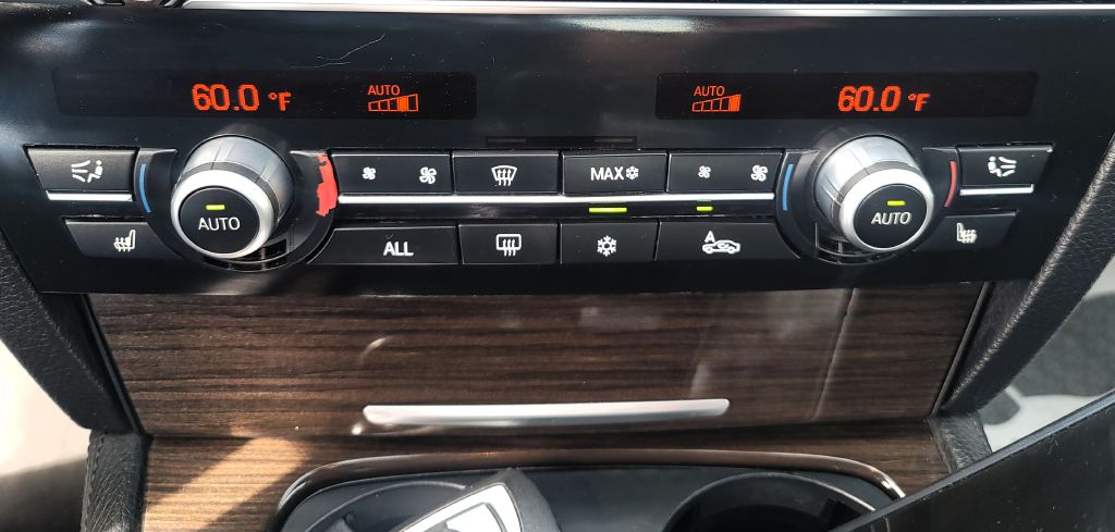 Photo 19 of this BMW 740