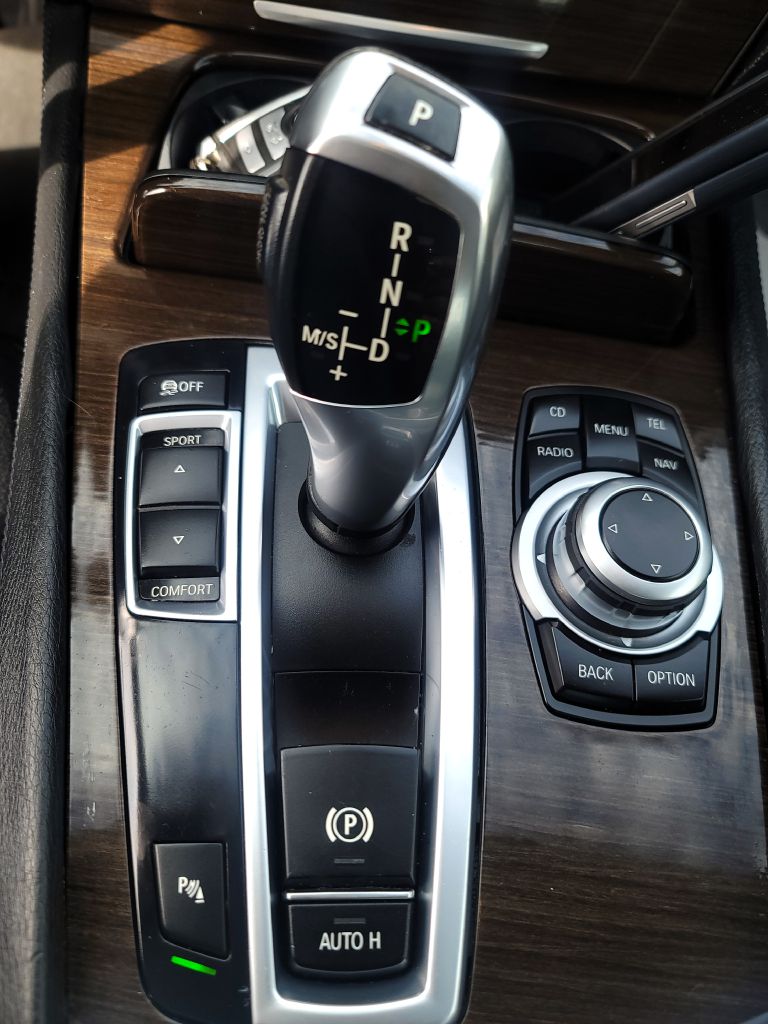 Photo 20 of this BMW 740