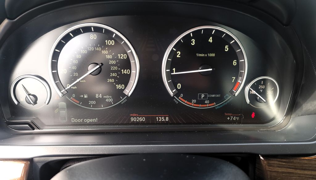 Photo 21 of this BMW 740