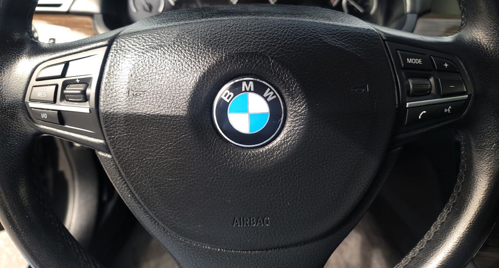 Photo 22 of this BMW 740
