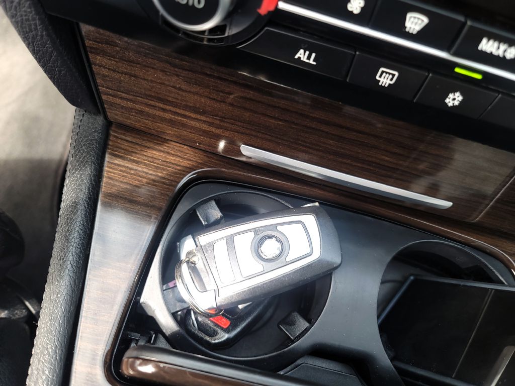 Photo 24 of this BMW 740