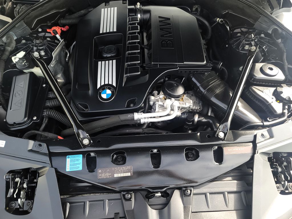 Photo 25 of this BMW 740