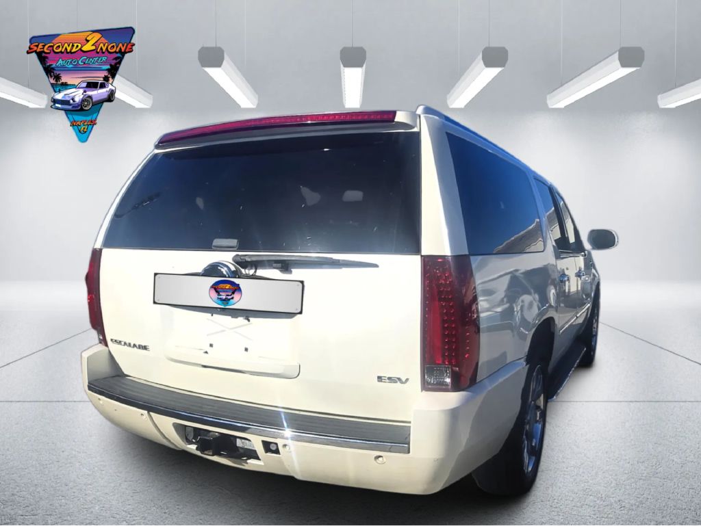 Photo 4 of this CADILLAC ESCALADE