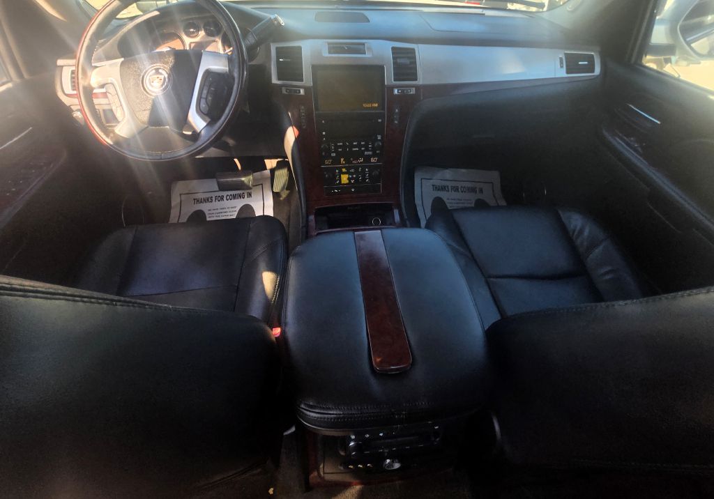 Photo 12 of this CADILLAC ESCALADE