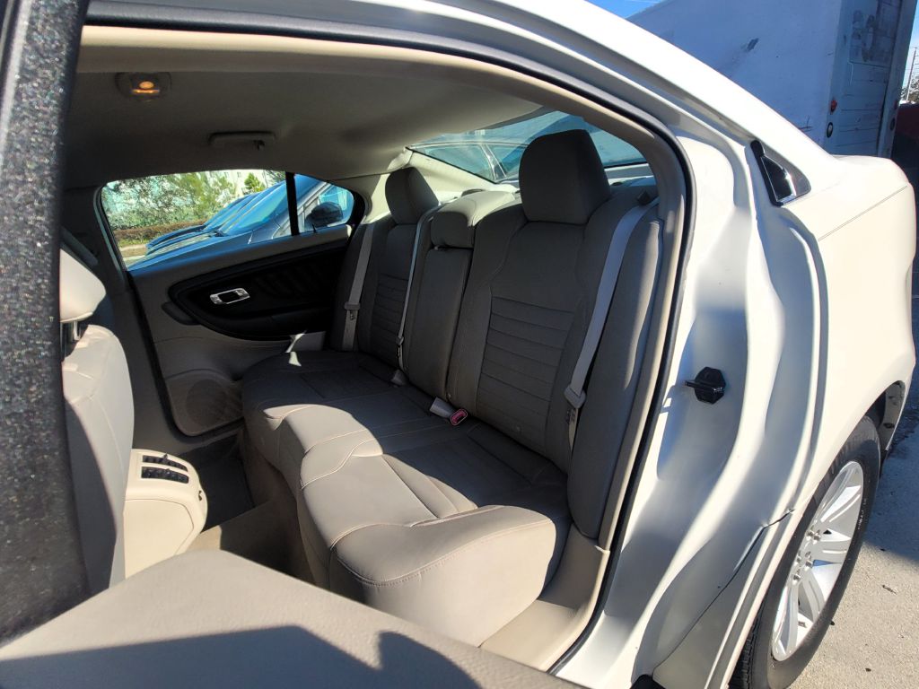 Photo 9 of this FORD TAURUS