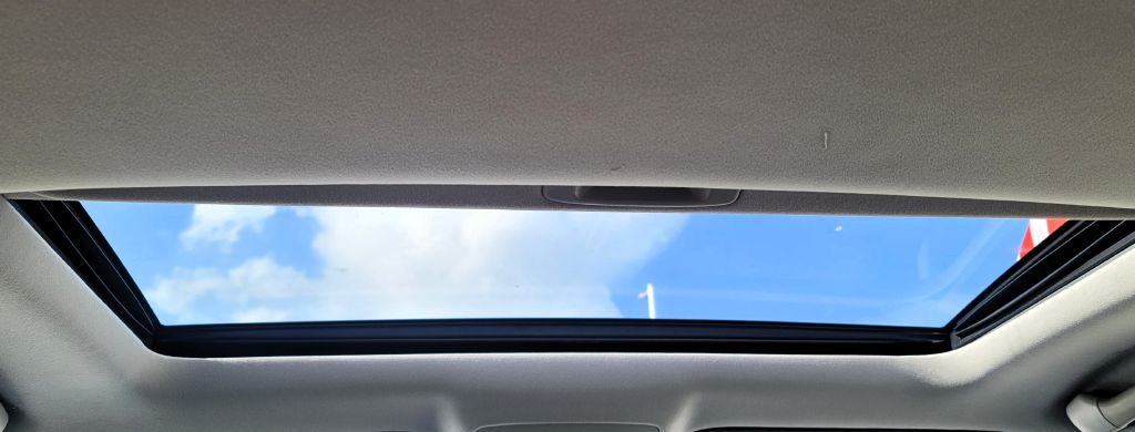 Photo 15 of this LEXUS RX