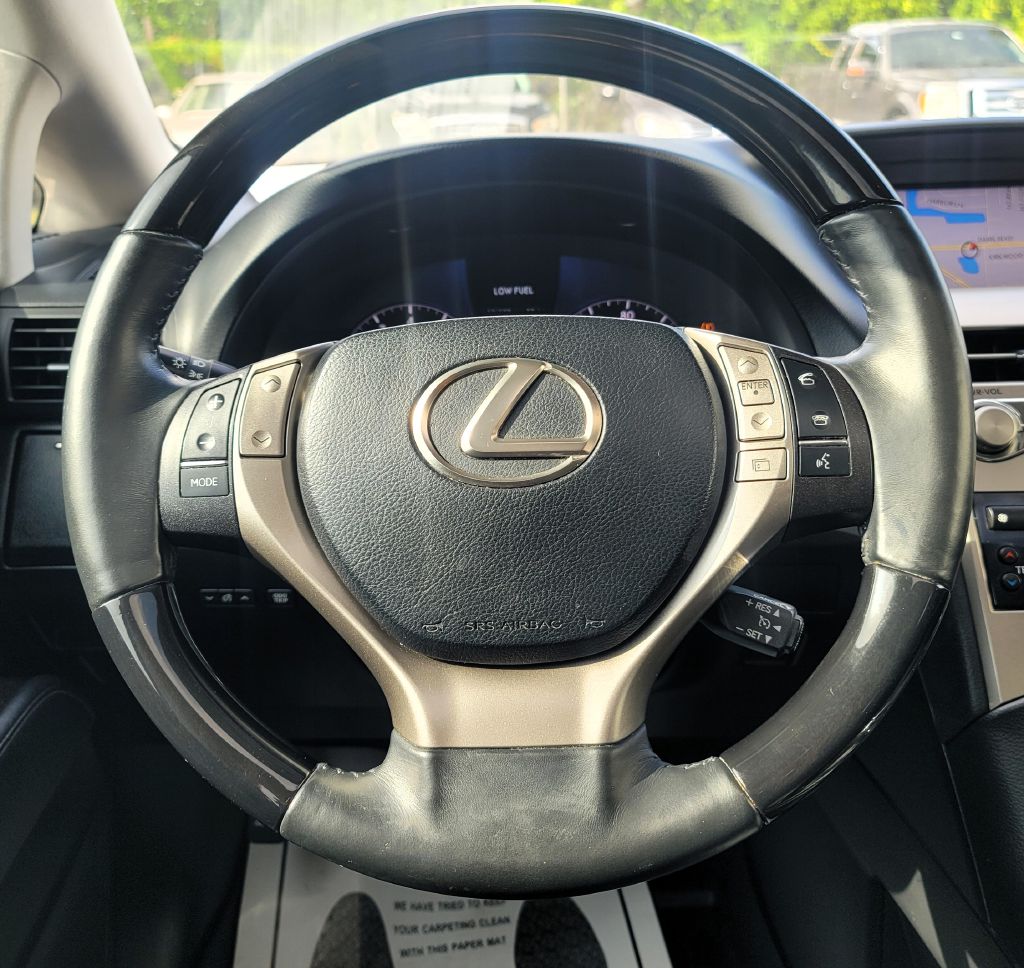 Photo 17 of this LEXUS RX