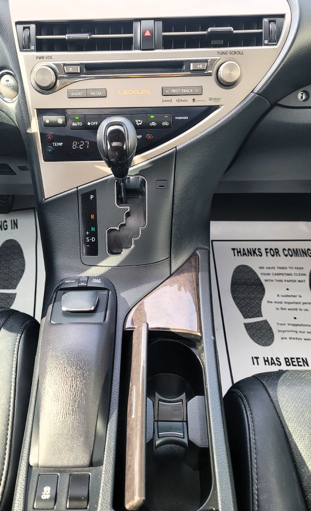 Photo 18 of this LEXUS RX