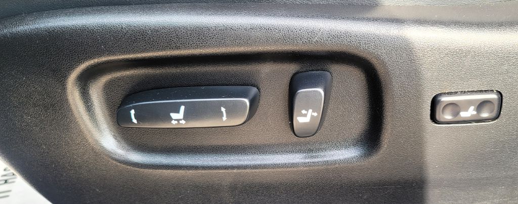 Photo 24 of this LEXUS RX