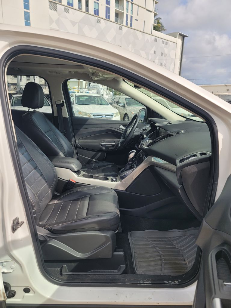 Photo 14 of this FORD ESCAPE