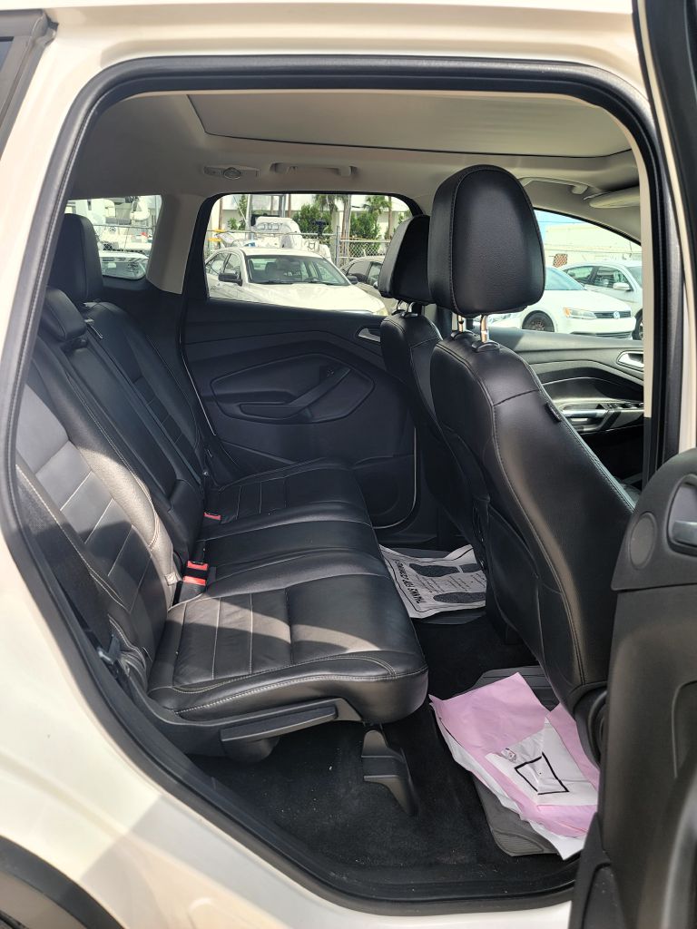 Photo 15 of this FORD ESCAPE