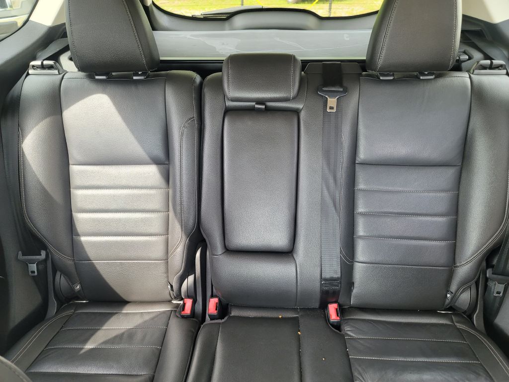 Photo 17 of this FORD ESCAPE