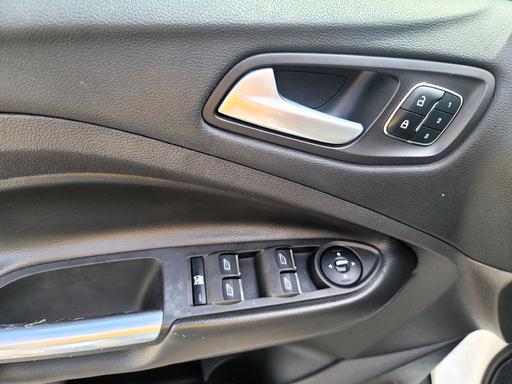 Photo 25 of this FORD ESCAPE