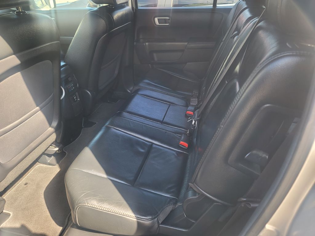 Photo 11 of this HONDA PILOT