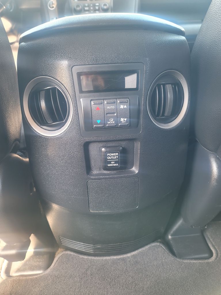 Photo 12 of this HONDA PILOT