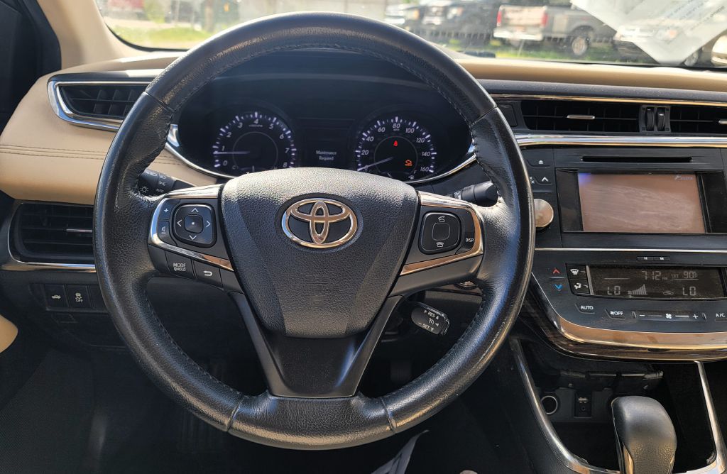 Photo 9 of this TOYOTA AVALON