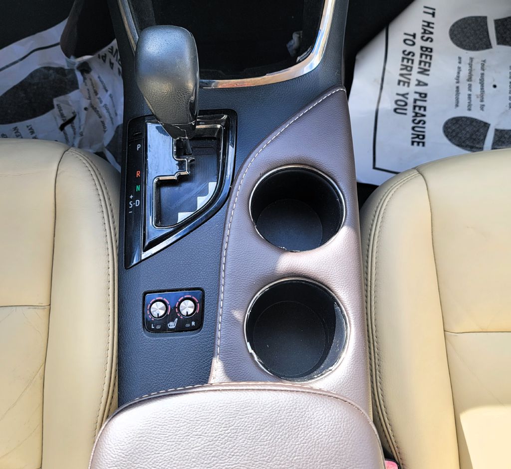 Photo 12 of this TOYOTA AVALON