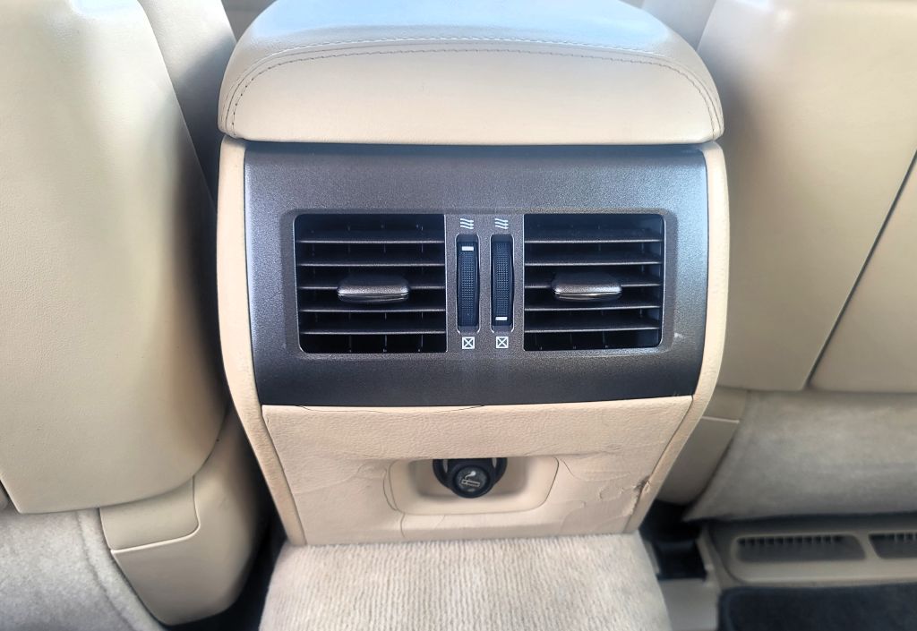 Photo 10 of this LEXUS LS
