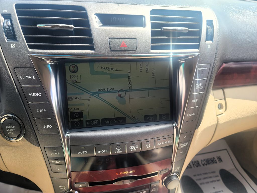 Photo 17 of this LEXUS LS