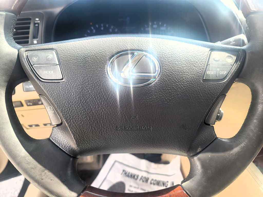 Photo 19 of this LEXUS LS