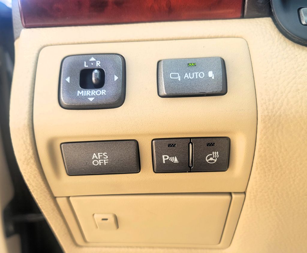 Photo 20 of this LEXUS LS