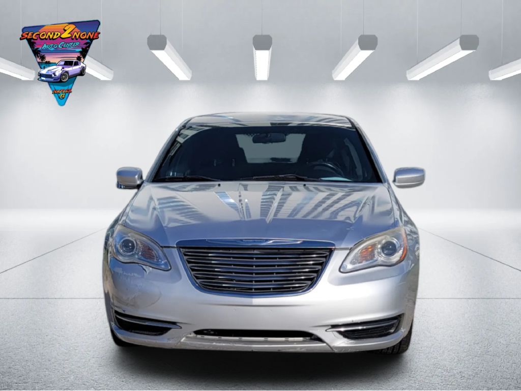 Photo 2 of this CHRYSLER 200