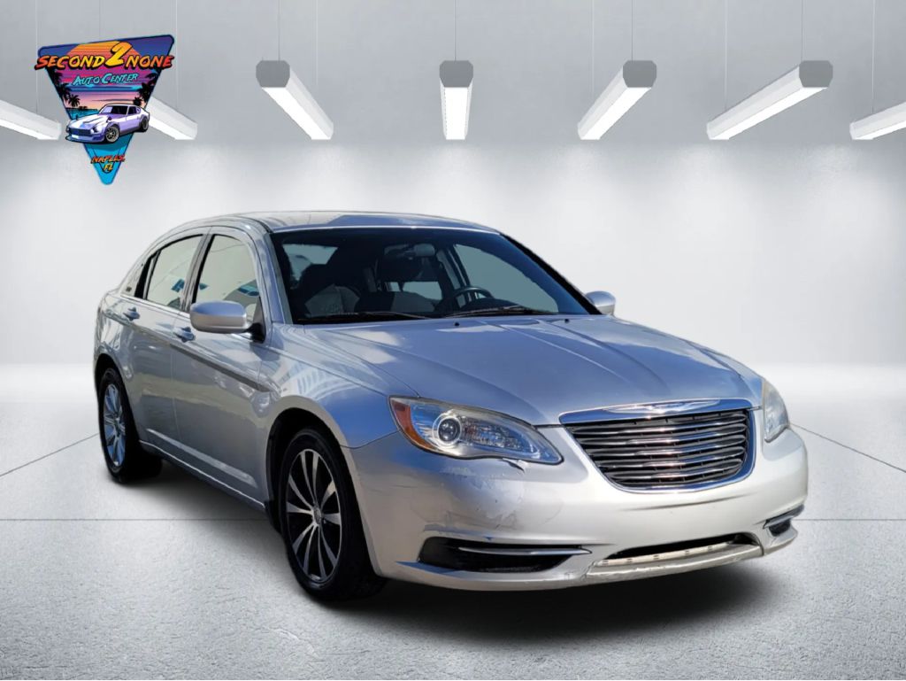 Photo 3 of this CHRYSLER 200