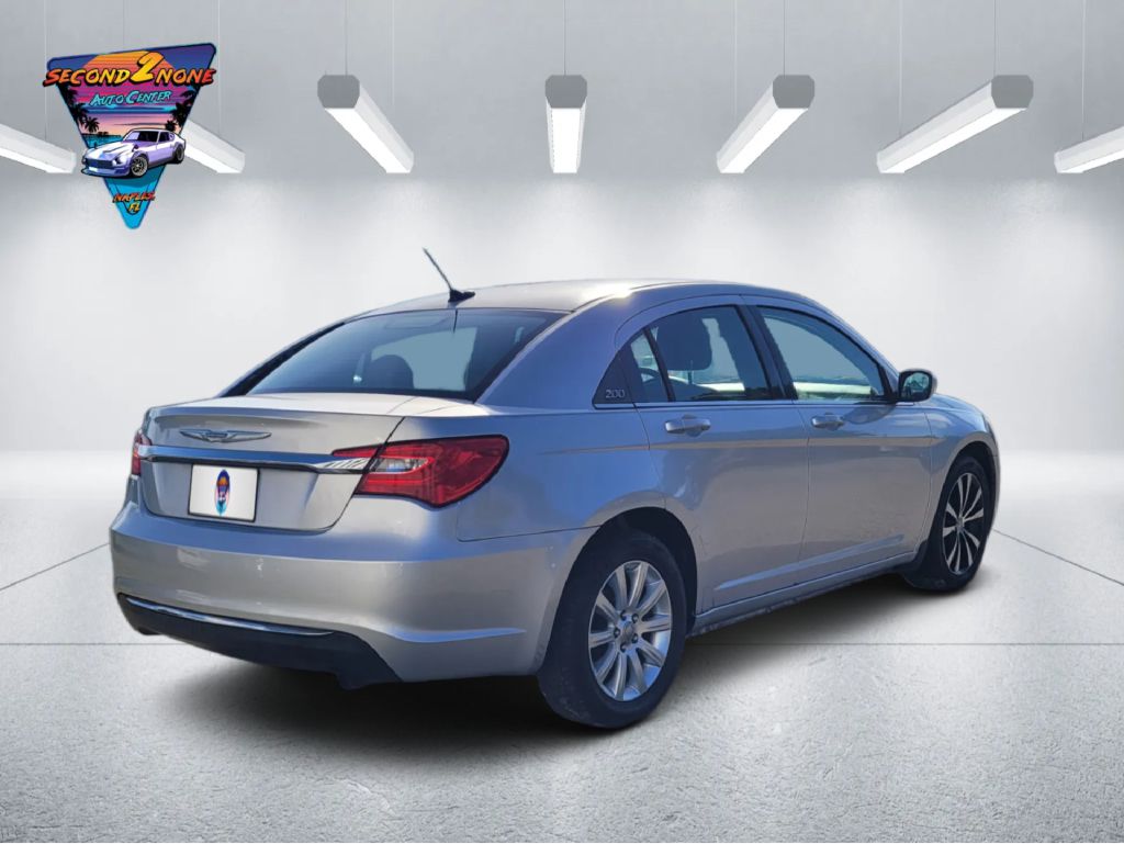 Photo 5 of this CHRYSLER 200