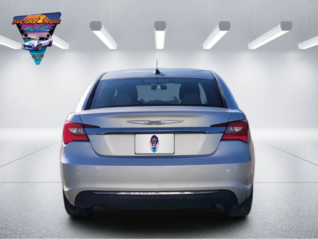 Photo 6 of this CHRYSLER 200