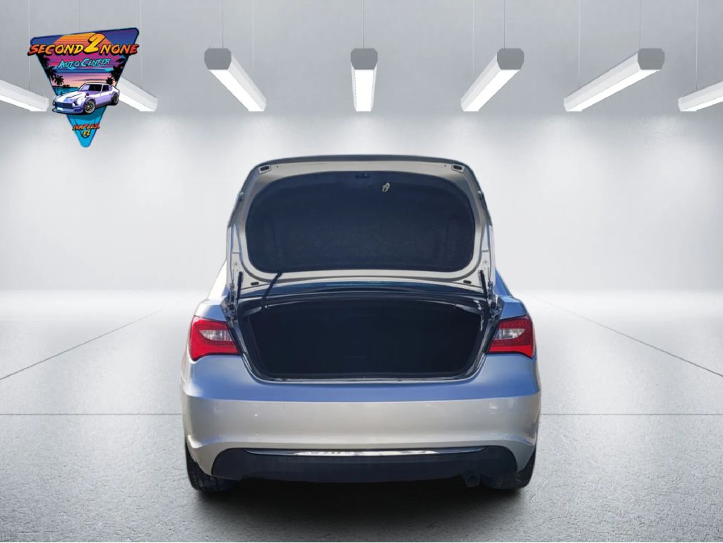 Photo 19 of this CHRYSLER 200