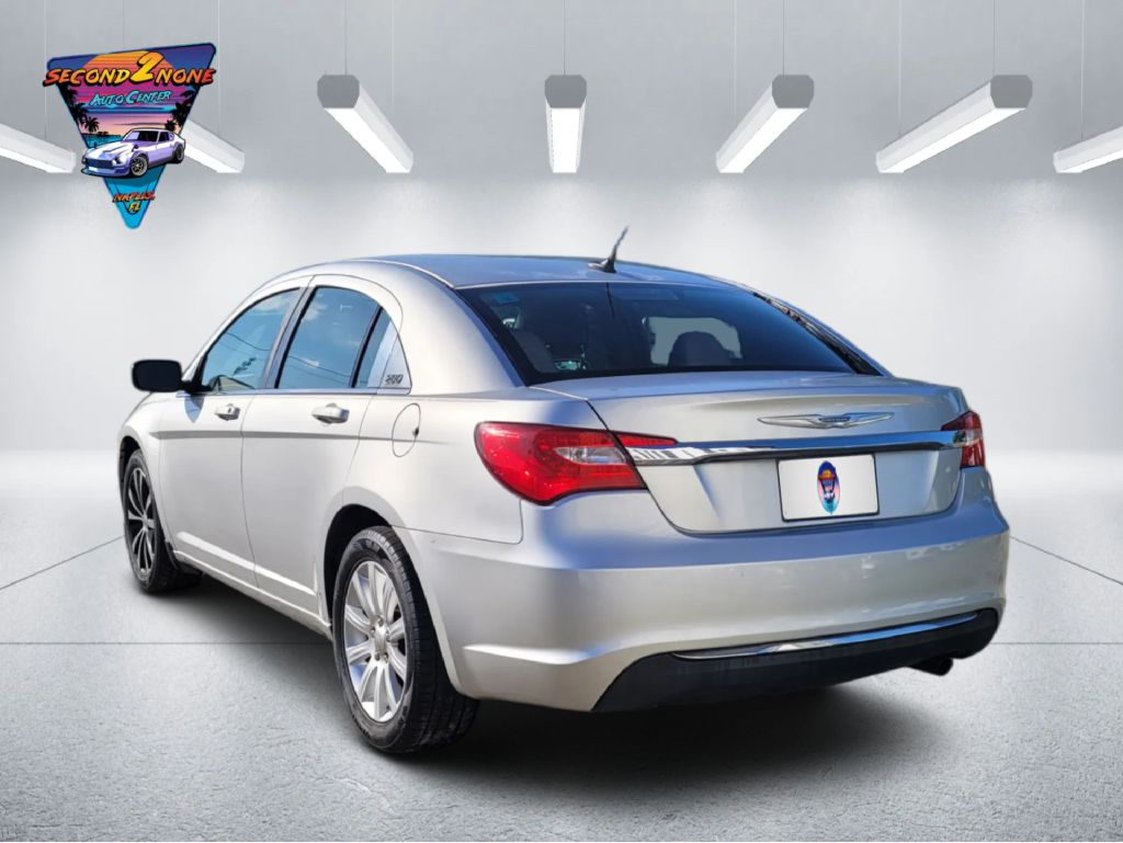 Photo 7 of this CHRYSLER 200