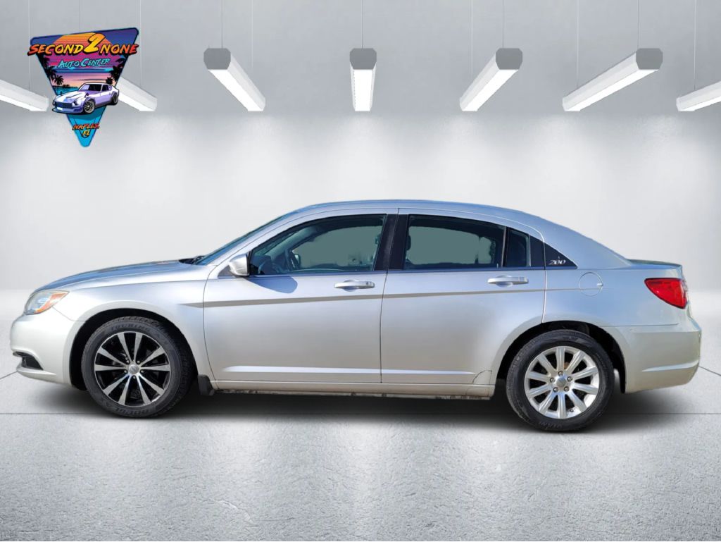 Photo 8 of this CHRYSLER 200